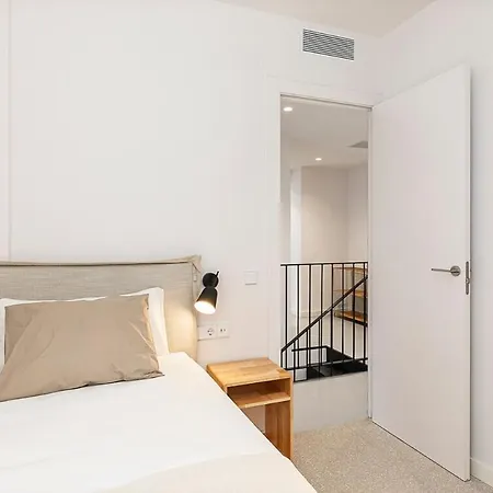 Penthouse With Terrace Near Gran Via And Camp Nou * Barcelona