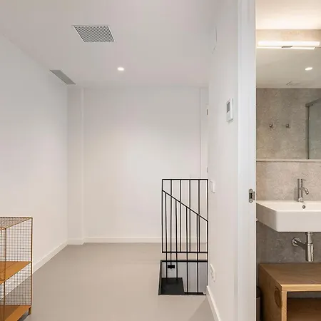 Apartament Penthouse With Terrace Near Gran Via And Camp Nou *